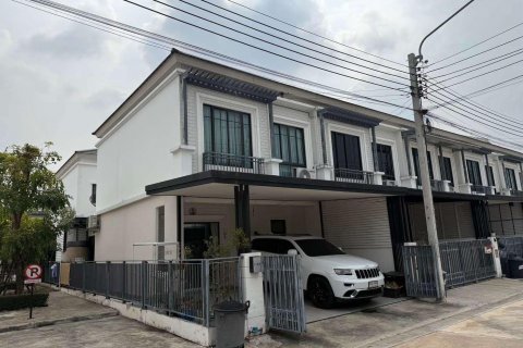 Townhouse in Bang Khen, Bangkok, Thailand 4 bedrooms № 137600 - photo 1