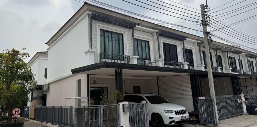 Townhouse in Bang Khen, Bangkok, Thailand 4 bedrooms № 137600