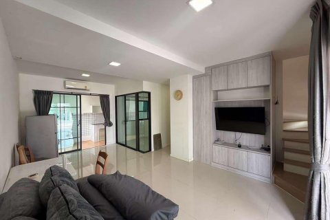 Townhouse in Bang Khen, Bangkok, Thailand 4 bedrooms № 137600 - photo 2