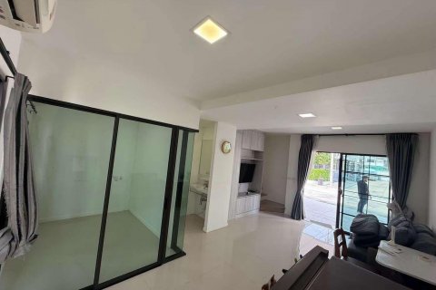 Townhouse in Bang Khen, Bangkok, Thailand 4 bedrooms № 137600 - photo 3