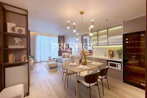 Condo in Pattaya, Thailand, 2 bedrooms  № 198007