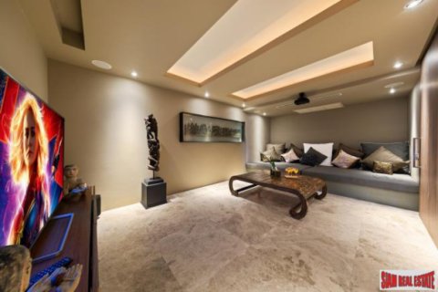 Villa on Chaweng Beach, Ko Samui, Thailand 4 bedrooms № 194461 - photo 2