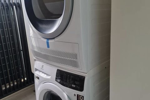 Condo in Khlong Toei, Bangkok, Thailand, 2 bedrooms  № 154226 - photo 9