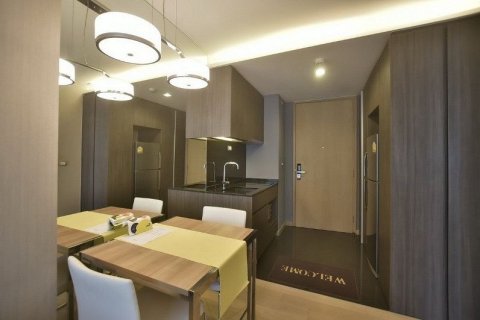 Студия в кондо в Ваттхане, Бангкок, Таиланд № 159692 - фото 3