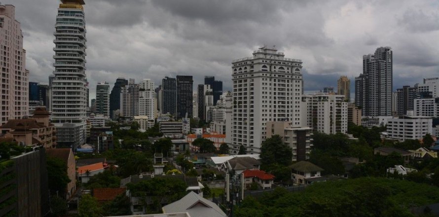 Studio in the Condo in Watthana, Bangkok, Thailand  № 159695