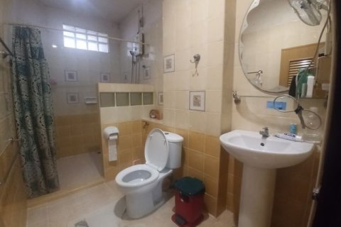 Commercial property in Bang Kapi, Bangkok, Thailand № 156413 - photo 14