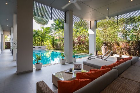 Villa in Phuket, Thailand 4 bedrooms № 144828 - photo 2