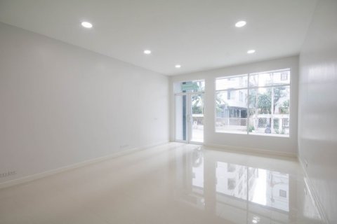 Office à Huai Khwang, Bangkok, Thaïlande № 144833 - photo 3