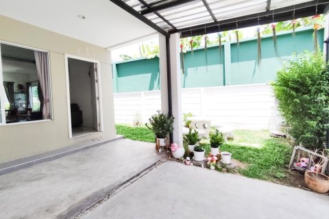 Townhouse à Pathum Thani, Thaïlande 2 chambres № 158058 - photo 2