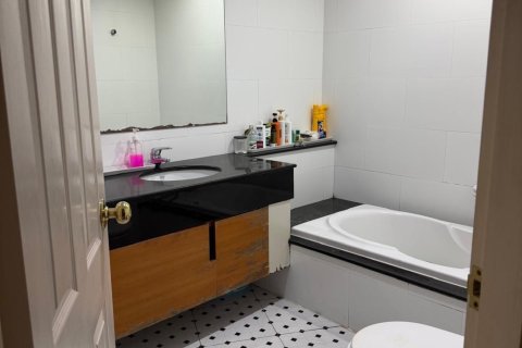 Condo in Bang Kho Laem, Bangkok, Thailand, 2 bedrooms  № 158055 - photo 13