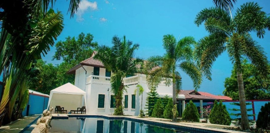 Вилла в Пхукете, Таиланд с 16 спальнями  № 147080