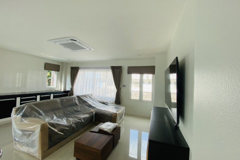 Villa in Phuket, Thailand 3 bedrooms № 147081 - photo 8