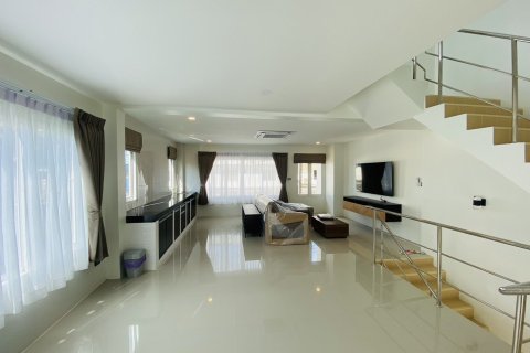 Villa in Phuket, Thailand 3 bedrooms № 147081 - photo 4