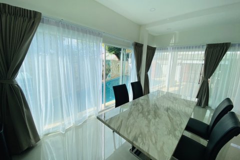 Villa in Phuket, Thailand 3 bedrooms № 147081 - photo 10