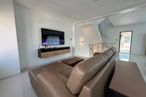 Villa in Phuket, Thailand 3 bedrooms № 147081 - photo 7