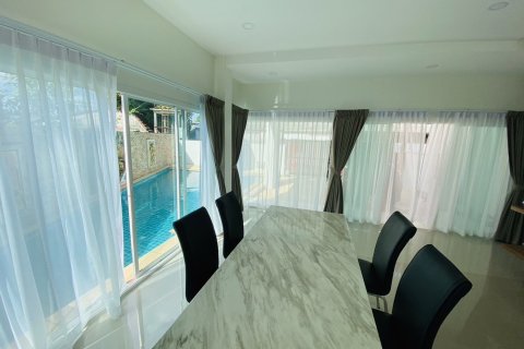 Villa in Phuket, Thailand 3 bedrooms № 147081 - photo 11