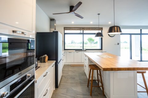 Вилла в Чиангмае, Таиланд с 5 спальнями  № 154307 - фото 15