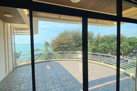 House in Pattaya, Thailand 5 bedrooms № 154308 - photo 9