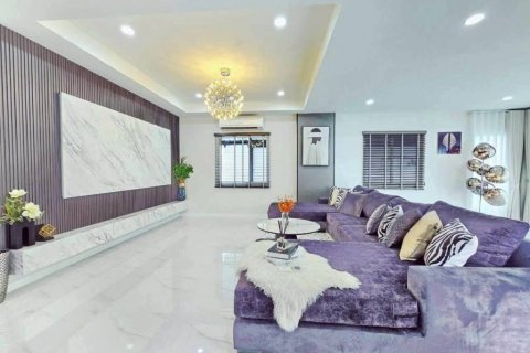 Villa à Pattaya, Thaïlande 4 chambres № 134548 - photo 2