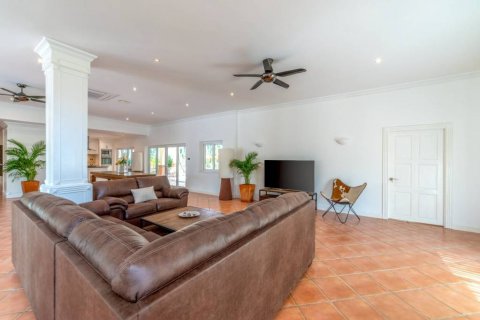 Вилла в Паттайе, Таиланд с 5 спальнями  № 134549 - фото 3