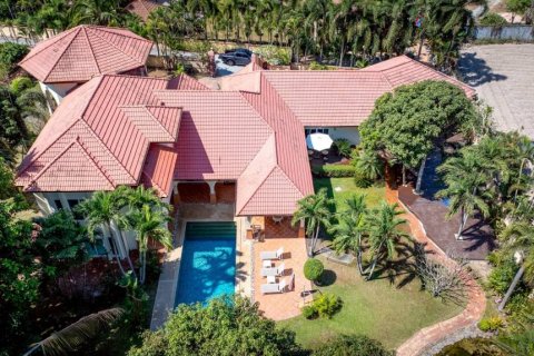 Вилла в Паттайе, Таиланд с 5 спальнями  № 134549 - фото 1