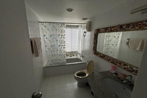 Condo in Hua Hin, Thailand, 2 bedrooms  № 134545 - photo 8