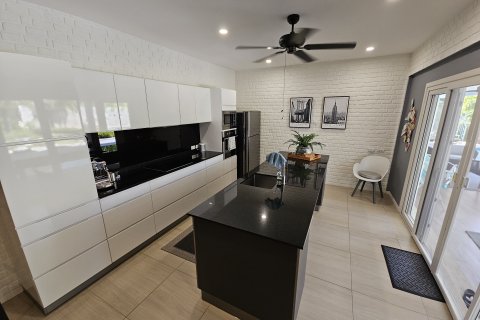 Villa in Hua Hin, Thailand 4 bedrooms № 158183 - photo 15