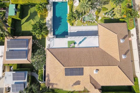 Villa in Hua Hin, Thailand 4 bedrooms № 158183 - photo 2