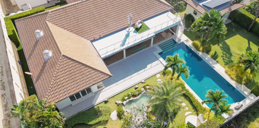 Villa in Hua Hin, Thailand 4 bedrooms № 158183