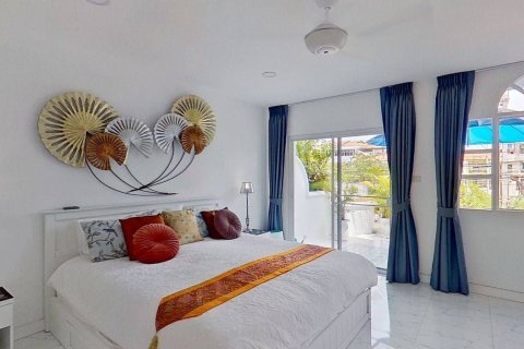 Townhouse in Pattaya, Thailand 4 bedrooms № 158186 - photo 2