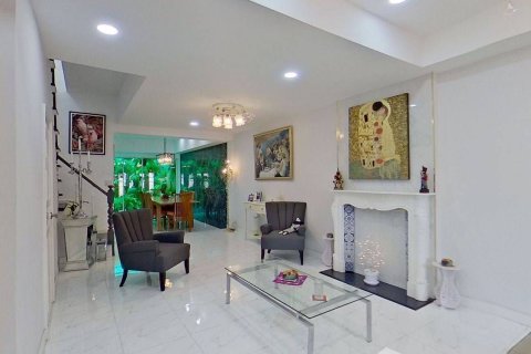 Townhouse in Pattaya, Thailand 4 bedrooms № 158186 - photo 9