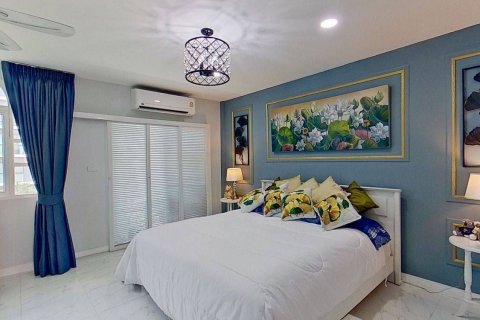 Townhouse in Pattaya, Thailand 4 bedrooms № 158186 - photo 22