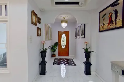 Townhouse in Pattaya, Thailand 4 bedrooms № 158186 - photo 7