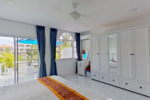 Townhouse in Pattaya, Thailand 4 bedrooms № 158186 - photo 18