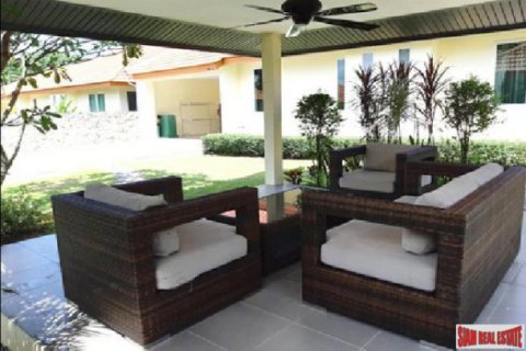 Villa in Pattaya, Thailand 4 bedrooms № 193516 - photo 4