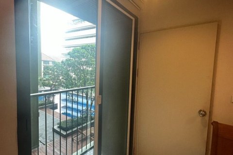 Condo in Watthana, Bangkok, Thailand, 2 bedrooms  № 141027 - photo 12