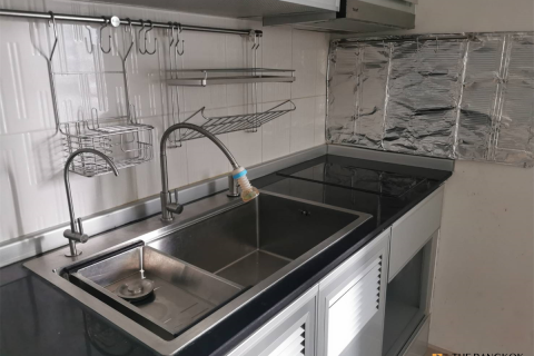 Condo in Bangkok, Thailand, 2 bedrooms № 185233 - photo 9