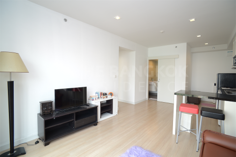 Condo in Bangkok, Thailand, 2 bedrooms  № 185232
