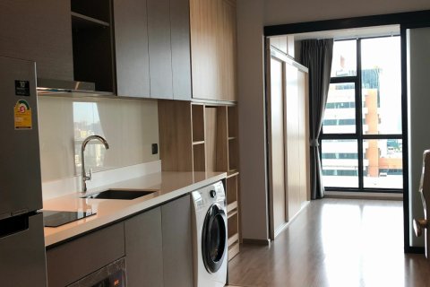 Studio dans le Condo à Watthana, Bangkok, Thaïlande  № 138683 - photo 8