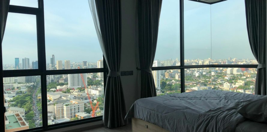 Studio dans le Condo à Watthana, Bangkok, Thaïlande  № 138683