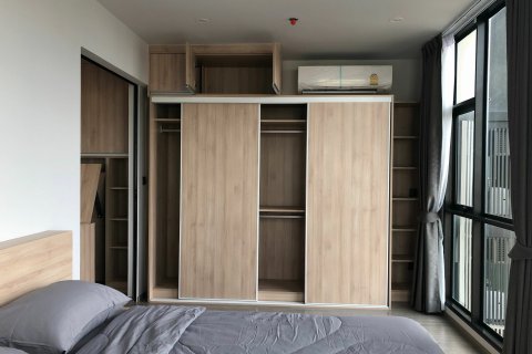 Studio dans le Condo à Watthana, Bangkok, Thaïlande  № 138683 - photo 4