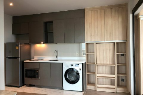 Studio dans le Condo à Watthana, Bangkok, Thaïlande  № 138683 - photo 6