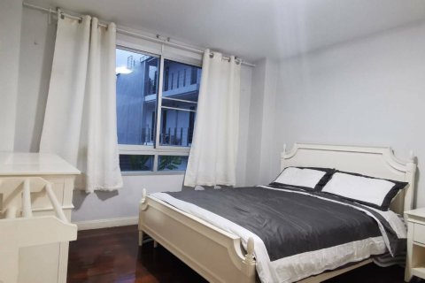 Studio in the Condo in Watthana, Bangkok, Thailand  № 137924 - photo 9