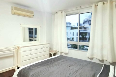 Studio in the Condo in Watthana, Bangkok, Thailand  № 137924 - photo 13