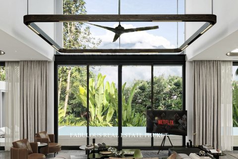 Villa in Bang Tao, Thailand 4 bedrooms № 179729 - photo 2