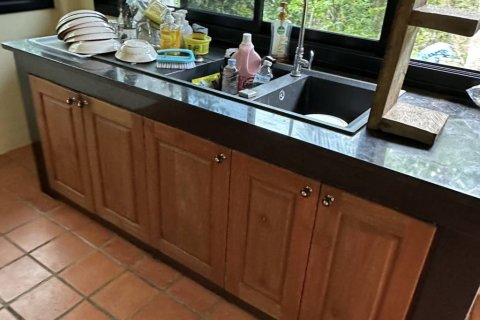 Villa in Surat Thani, Thailand 3 bedrooms № 146861 - photo 8