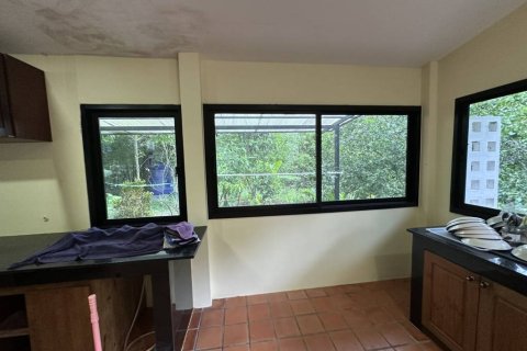 Villa in Surat Thani, Thailand 3 bedrooms № 146861 - photo 7