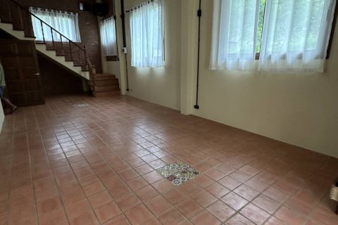 Villa in Surat Thani, Thailand 3 bedrooms № 146861 - photo 2