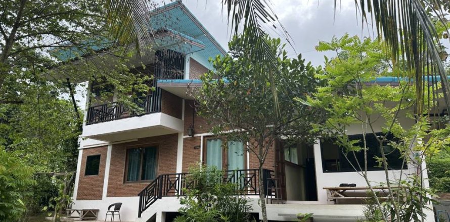 Villa in Surat Thani, Thailand 3 bedrooms № 146861