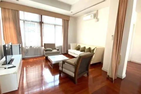 Villa in Bangkok, Thailand 4 Schlafzimmer № 203239 - Foto 5